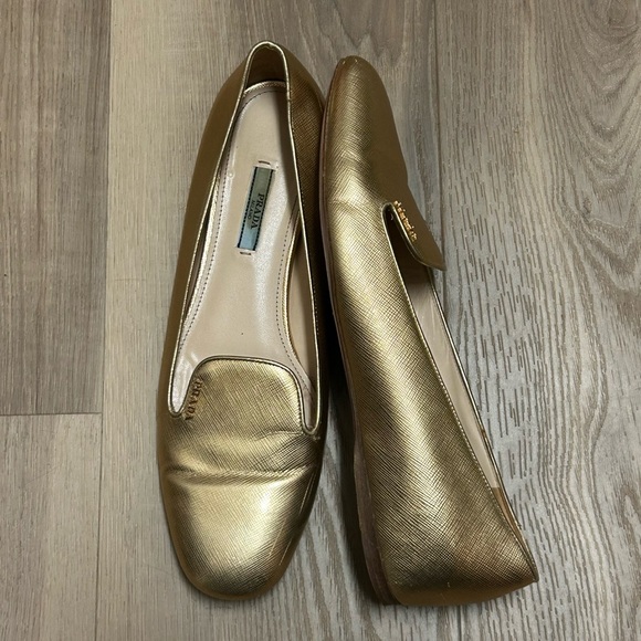 Prada gold flats - Picture 1 of 8